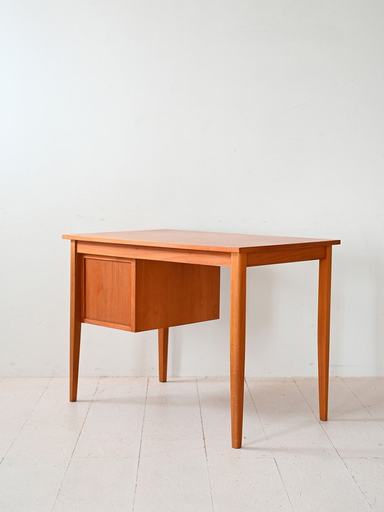 Image 1 of Bureau scandinave en teck avec trois tiroirs, années 1950/60