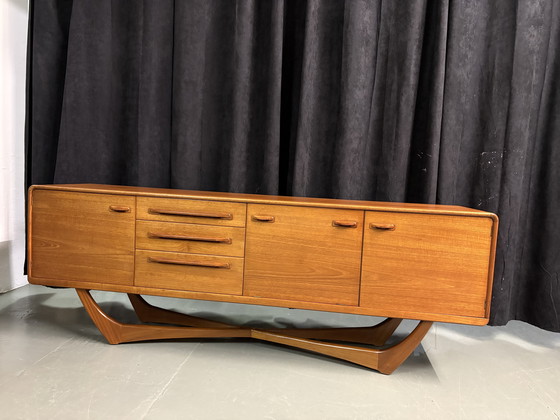 Image 1 of 60’ dressoir Beithcraft