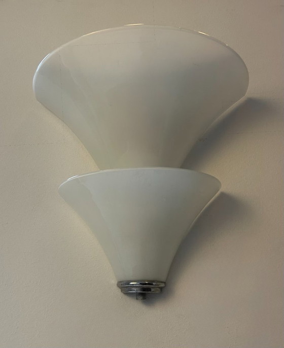 Image 1 of Applique vintage, metallo cromato e vetro opalino, Francia, 1970