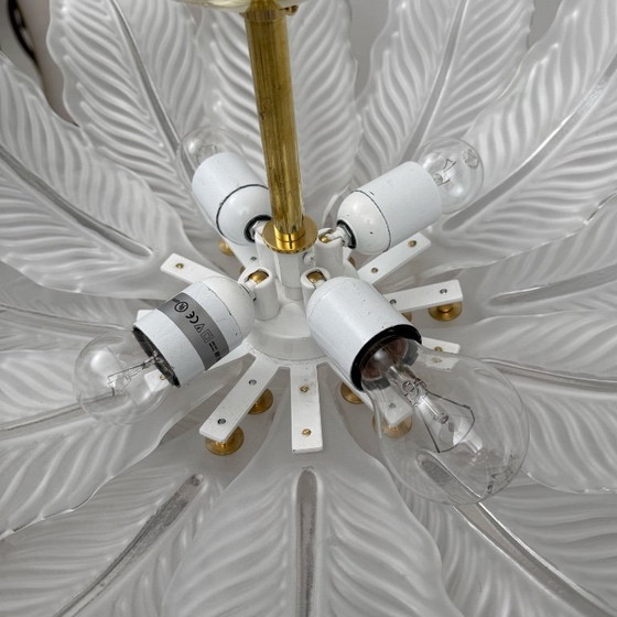 Plafoniera in vetro di Murano con petali di vetro bianco a forma di fiore – Lampade a sospensione (photo 8 of 8)