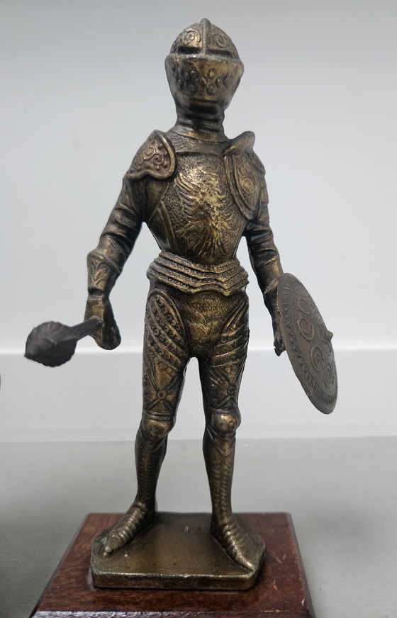 Image 1 of Horloge Chevalier avec statues de chevaliers assorties