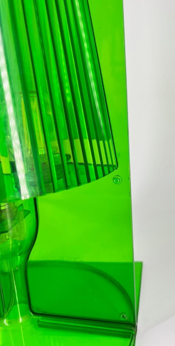 Image 1 of Lampe de table Kartell « Take » verte – Design de Ferruccio Lavia, fabriquée en Italie