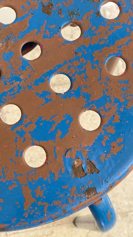 Image 1 of Paar industriële stalen PATINE TABOURETS Blauw & Chocolade VINTAGE