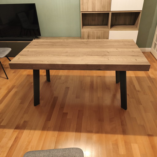 Favignana industrial-style extendable table in metal and wood