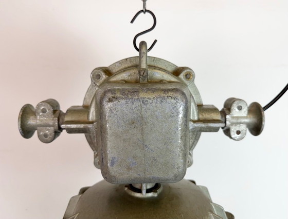 Image 1 of Grande lampada a sospensione industriale in alluminio pressofuso di Zaos, anni '70