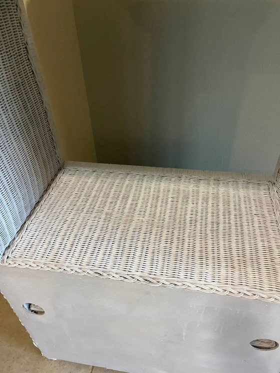Weiße Korbmöbel – Vitrine, Wicker, Rattan, Vintage (photo 9 of 21)