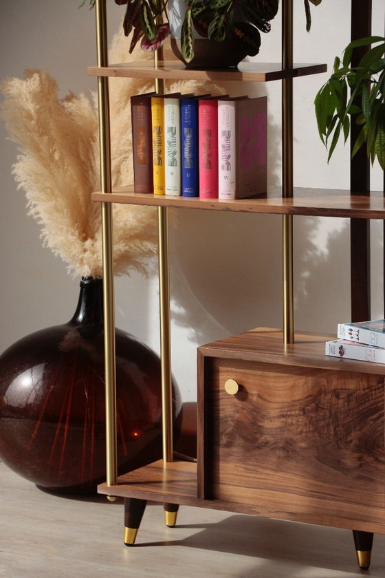 Image 1 of Divisorio per ambienti illuminato - Noce e ottone