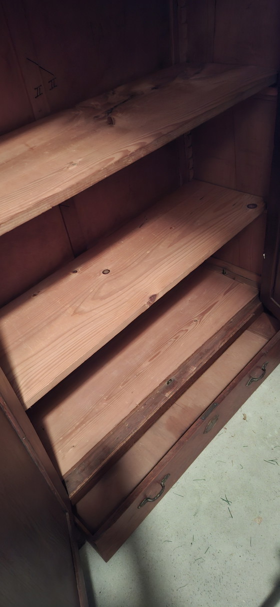 Beautiful Oak Linen Cabinet – Storage cabinet, Wood (photo 6 of 6)