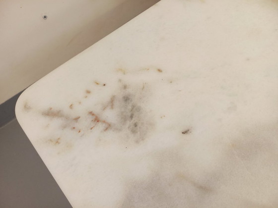 Image 1 of Paire de tables basses gigognes vintage en marbre blanc des années 70