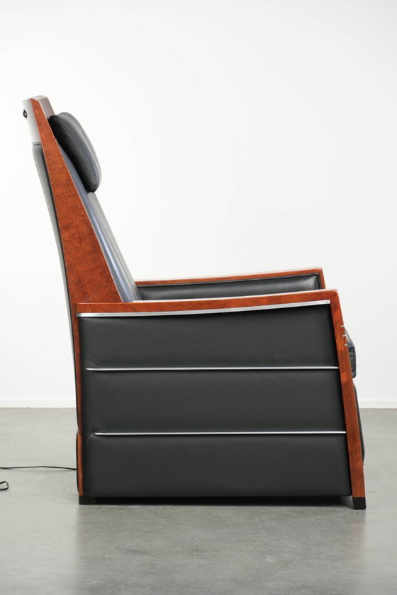 Image 1 of Schuitema Art Deco design relaxfauteuil uit de Decoforma serie met zwart rundleer