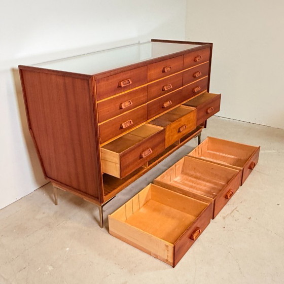 Image 1 of Vintage toonbank met 15 lades, HAKA Ladenmöbel 