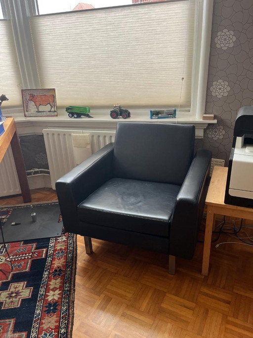 2 sedie Artifort nere e blu