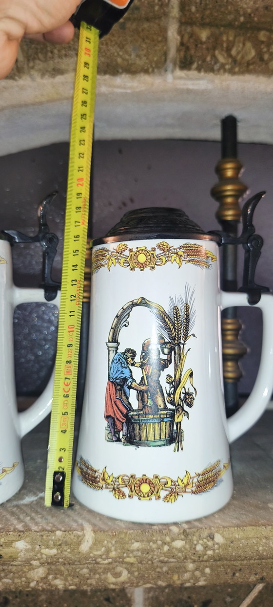Set aus 3 weißen Keramik-Bierkrügen (500 ml) mit Metalldeckel, Motiv: Ährenblatt – SPLUGEN, Tafelgeschirr (photo 2 of 6)