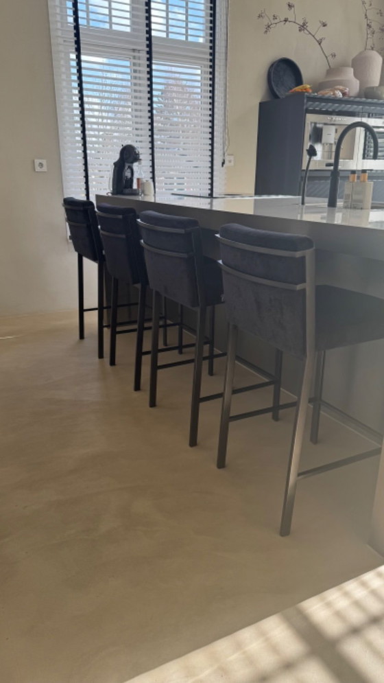 Image 1 of Set di 4 sgabelli da bar Eichholtz Scott neri