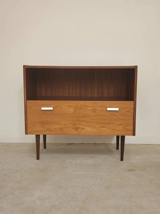Piccola credenza in legno degli anni '70. – Armadi contenitori, Wood, Vintage (photo 18 of 18)