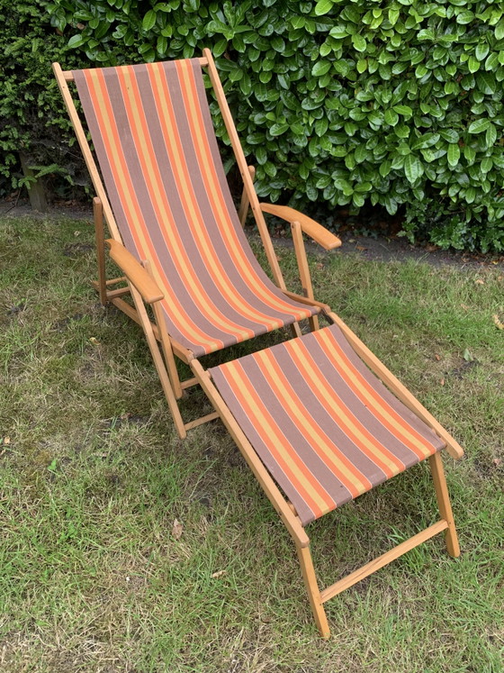 Image 1 of Vintage beach chair with footstool