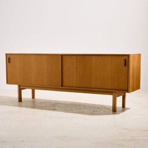 MK11146 Buffet en chêne Modèle 21 restauré par Gunni Omann pour Omann Jun Møbelfabrik