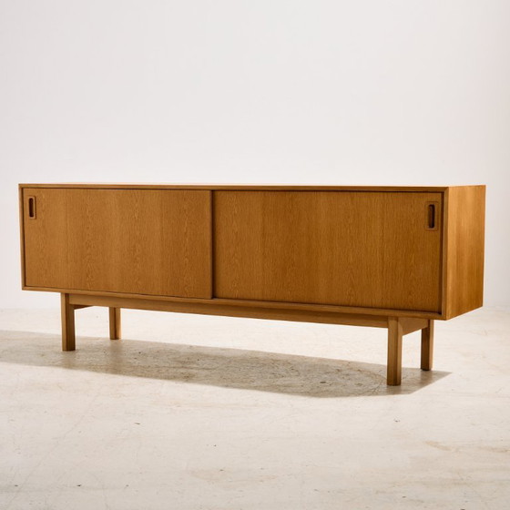 Image 1 of MK11146 Buffet en chêne Modèle 21 restauré par Gunni Omann pour Omann Jun Møbelfabrik