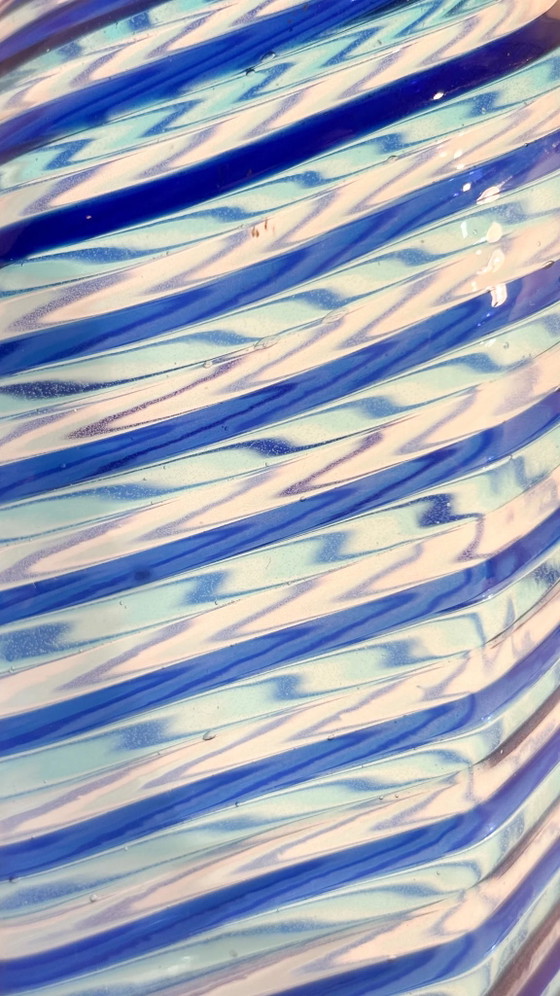 Bottiglia in vetro di Murano anni '70 con canework a spirale, Oggetti decorativi, Blu (foto 8 di 9)