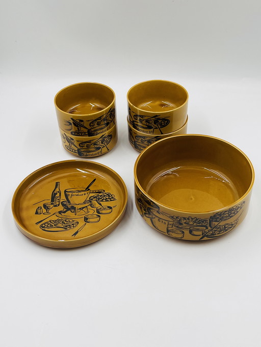 Batch of Gien mustard dishes