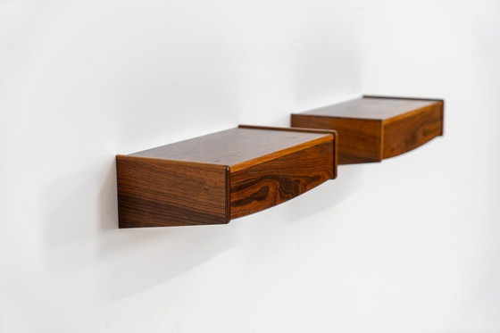 Image 1 of Pareja de mesitas de noche flotantes en palisandro (Dinamarca, años 60).