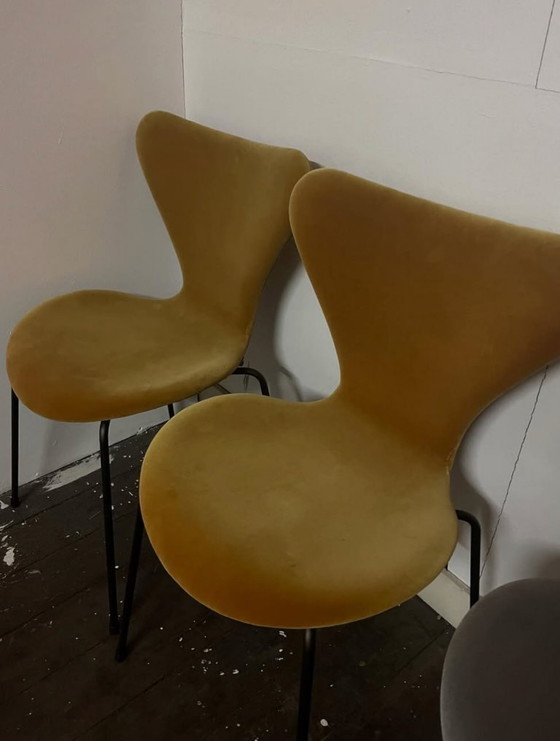 Image 1 of Fritz Hansen 7 Series - Velvet - Set of 4