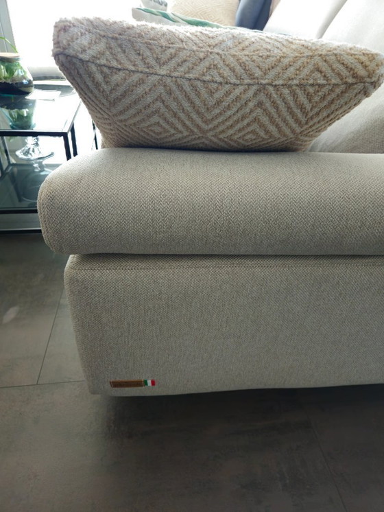 Image 1 of Nibbio lichtbeige 3-zitsbank! 3 maanden oud.