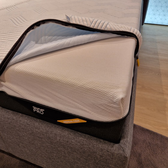 Image 1 of Cama de relax TEMPUR - 160x200