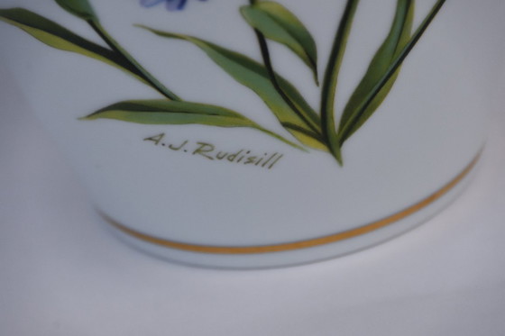 Image 1 of Franklin Mint vase: Goldfinch in Autumn