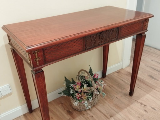 Wooden entryway table with details