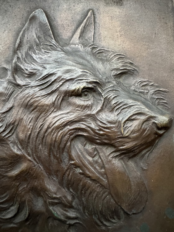 Image 1 of Placca in bronzo di un hondenkop (porta H. Thierer)