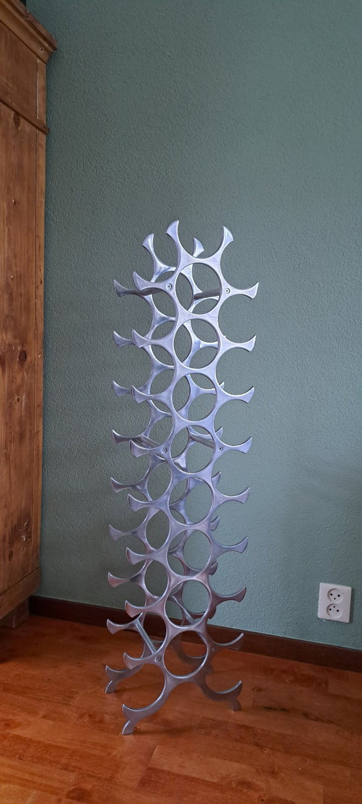 Estante para vinos con diseño de Michael Noll