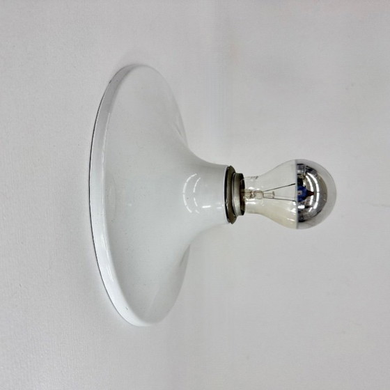 Image 1 of Mid Century Design Wandleuchte aus weißem Aluminium, 1970er Jahre