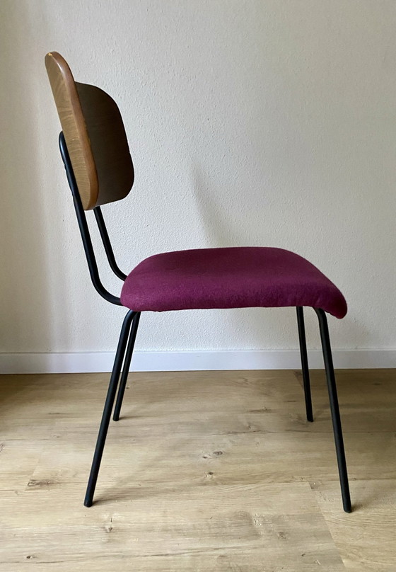 Sedia Vintage Mid-Century, Rivestita di fresco con 100% Feltro di Lana, Sedie da pranzo, Metallo, Viola (foto 3 di 10)