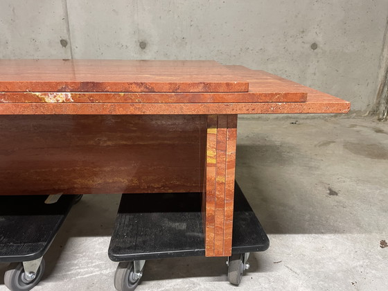 Image 1 of Table basse italienne en travertin Rosso