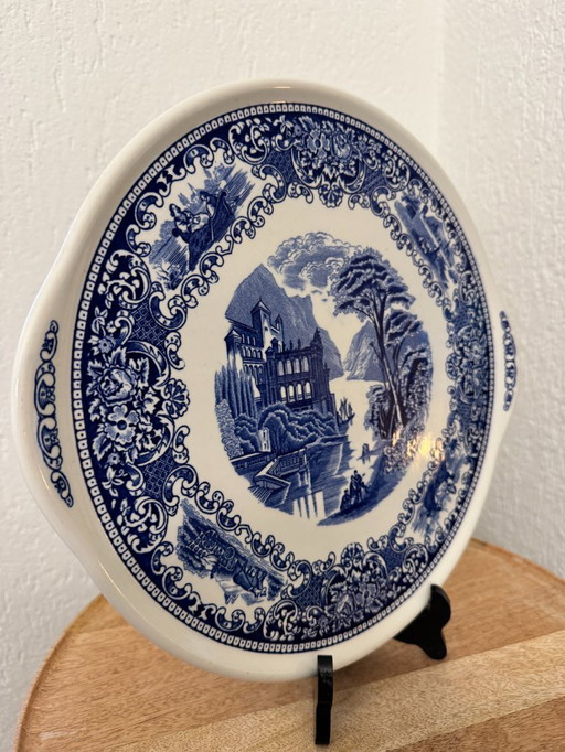 Royal Sphinx "Cambridge, Old England" serving dish in mint condition