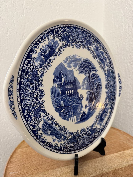 Image 1 of Plat de service Royal Sphinx « Cambridge, Old England » en parfait état