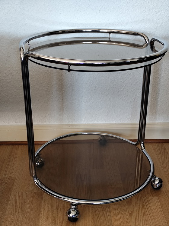 Image 1 of Designklassieker: Vintage barkar/serveerwagen (jaren 70) – rookglas en chroom

