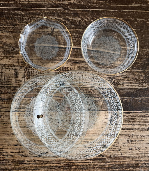 Vintage bonbonschaal + 2 schaaltjes kanten motief