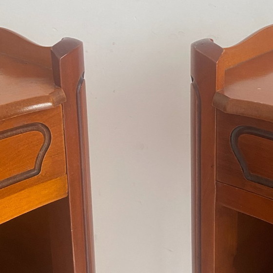 Image 1 of Par de mesitas de noche de madera de cerezo estilo Luis XV