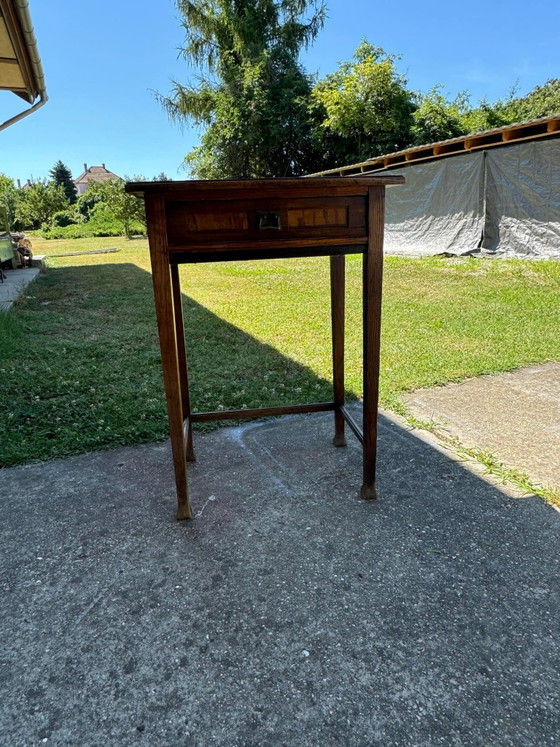 Petite Table d'appoint Art Nouveau avec Tiroir, années 1890 – Tables d'appoint, Bois (photo 8 of 8)