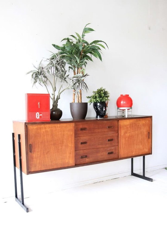 Mid-Century Modern Sideboard in Teak with Metal Legs, 1960s – Scandinavian (photo 5 of 5)