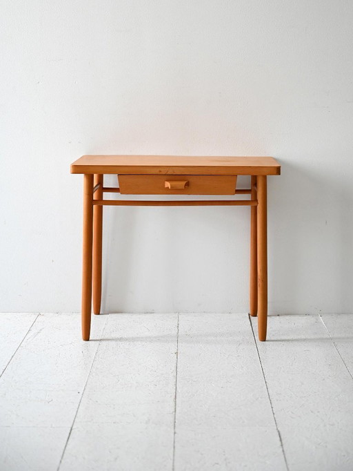 Table de chevet scandinave en hêtre des années 1960