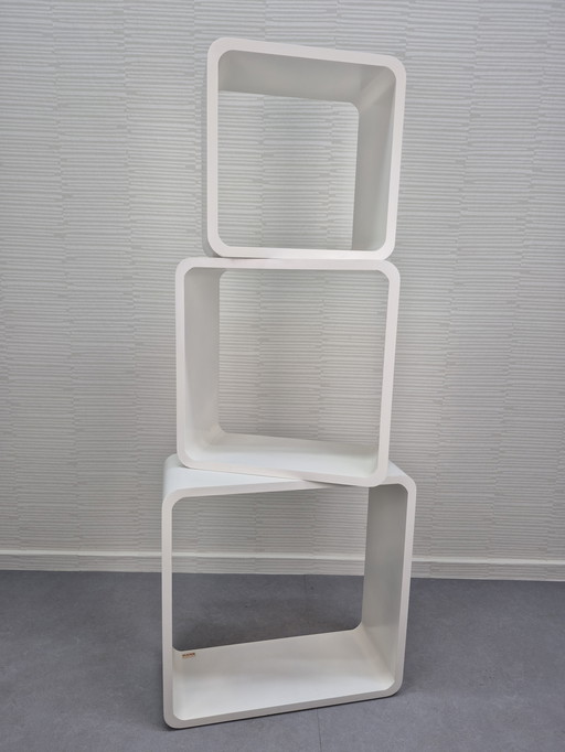 Cube/cube blanc, meuble modulaire vintage de l'ère spatiale.