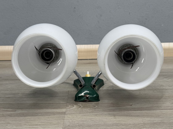 Image 1 of Applique murale vintage avec double abat-jour en verre - pleine de caractère et unique