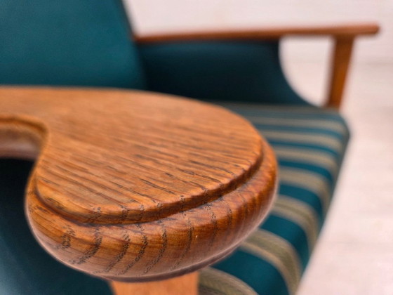 Image 1 of Poltrona danese con schienale alto, anni '70, mobili in lana verde turco, legno massello di rovere.