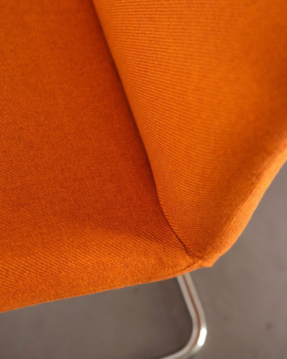 Image 1 of Fauteuil luge en acier tubulaire et tapisserie orange, Allemagne, années 1980