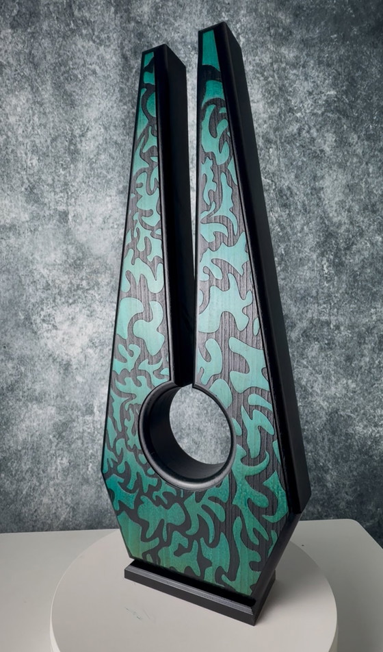 Image 1 of Skulptur Flora elegant beautiful von Rotan Hunt Wood