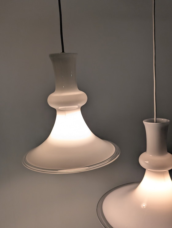 Image 1 of Paire de lampes suspendues en opaline par Michael Bang pour Royal Copenhagen, 1970