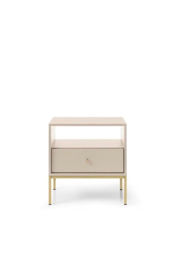 Image 1 of Nachtkastjes in beige, onderstel in goudkleur